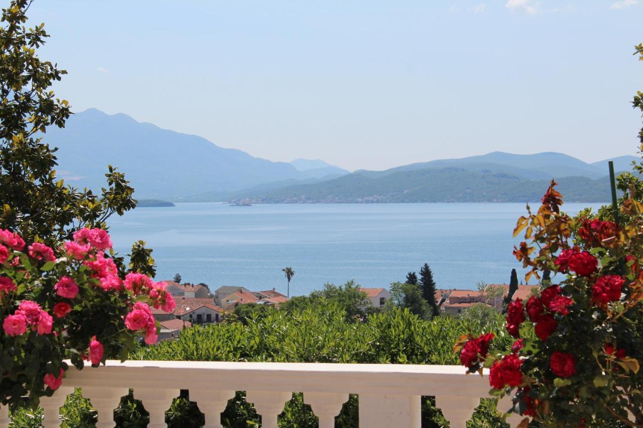 Monte Aria Panorama Suites Herceg Novi Bagian luar foto