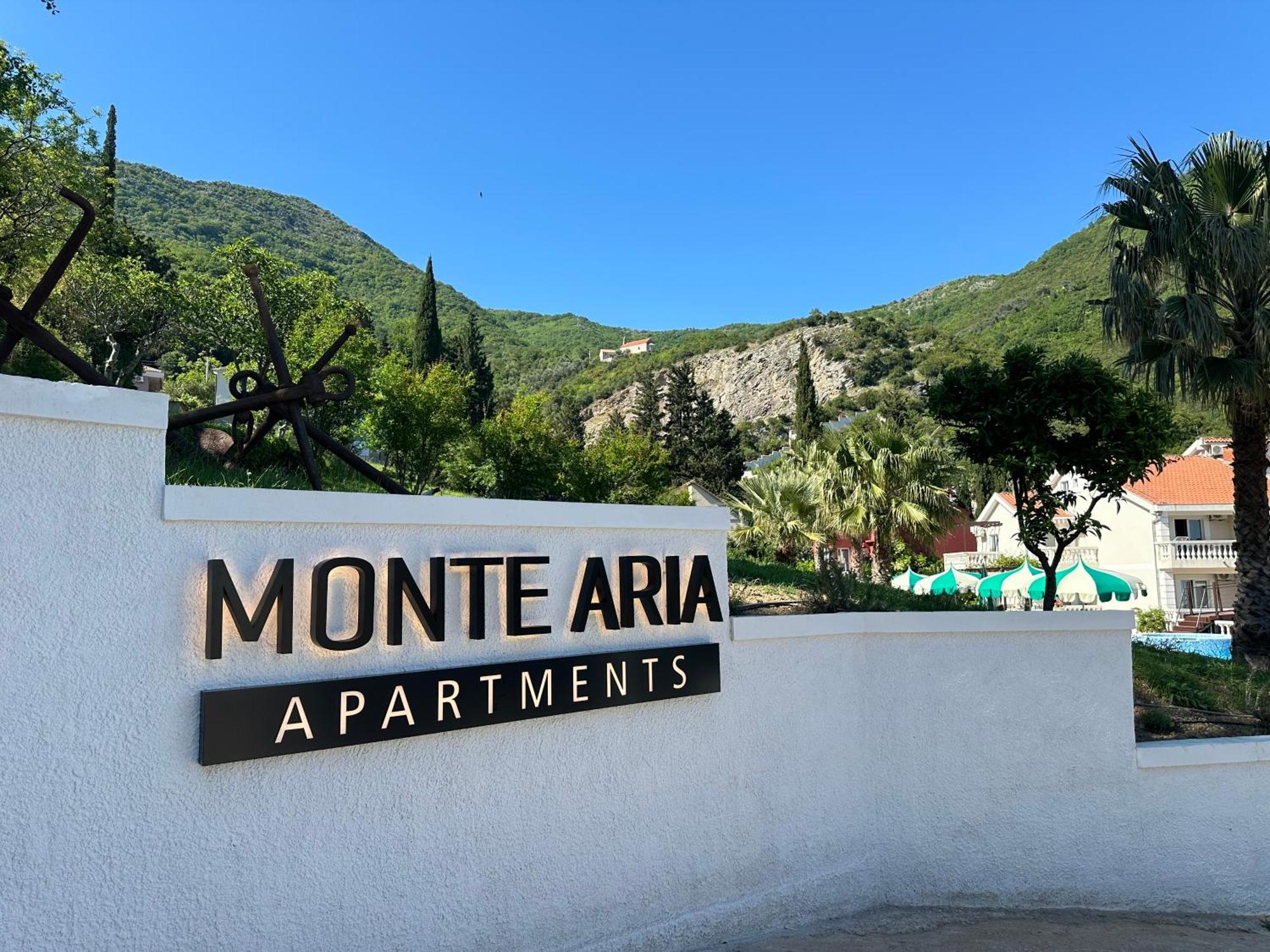 Monte Aria Panorama Suites Herceg Novi Bagian luar foto