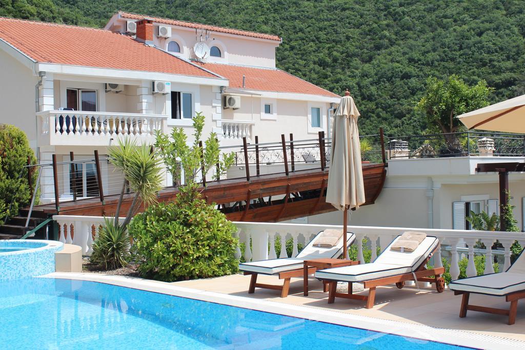 Monte Aria Panorama Suites Herceg Novi Bagian luar foto